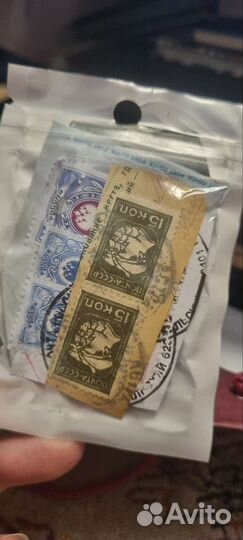 Много почтовых марок и этикеток