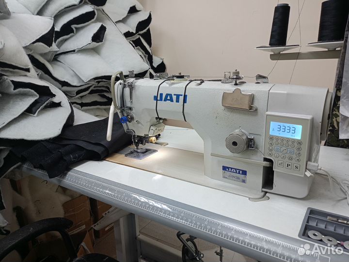 Швея на заготовку утеплителя