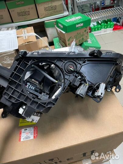 Фара правая Toyota Rav 4 L073010100R