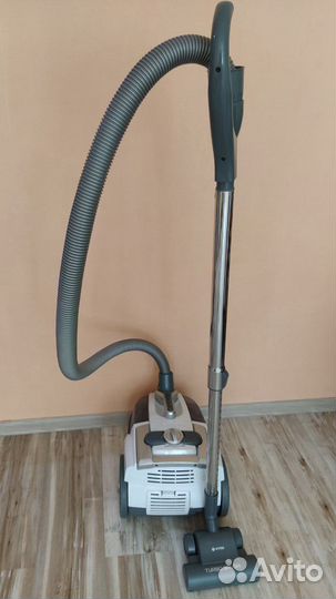 Vitek с аквафильтром