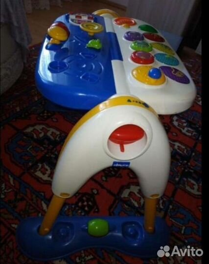 Развивающий стол в хорошем сост