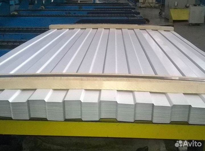 Профнастил С8 сигнально белый