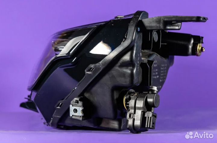 Фара LH (дхо галоген) Geely Coolray 2019- 70510229