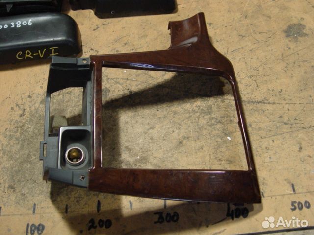 Центральная накладка торпеды Subaru outback B12 01