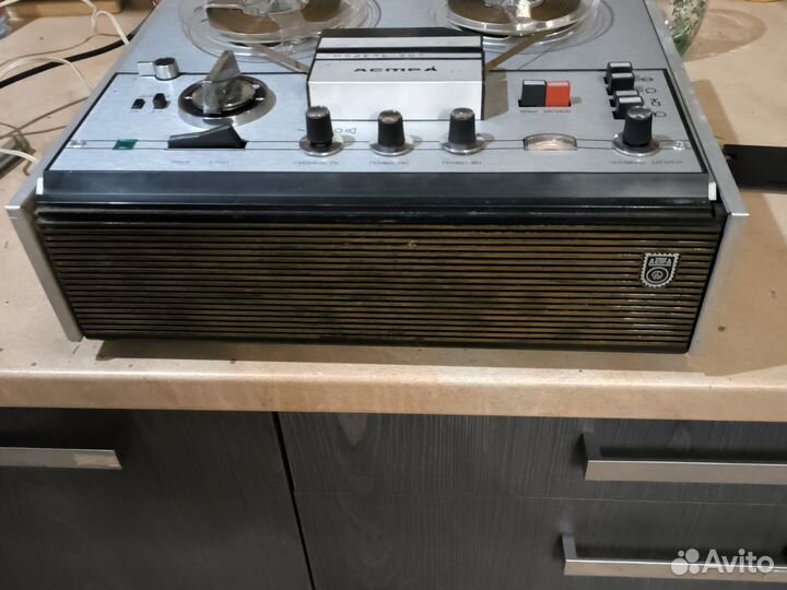 Катушечный магнитофон Астра модель 207