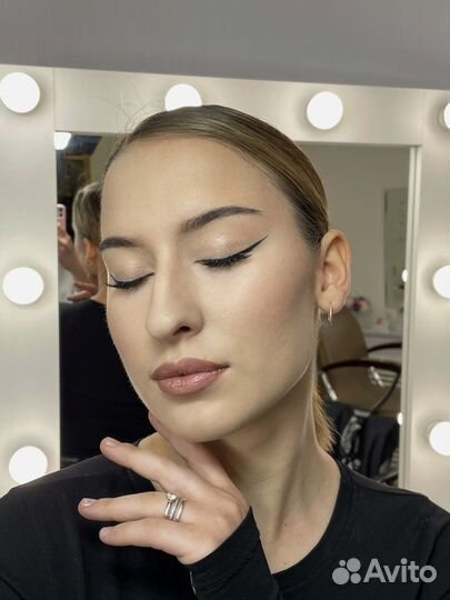 Модель на макияж