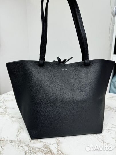 Сумка The Row 33 см кожа