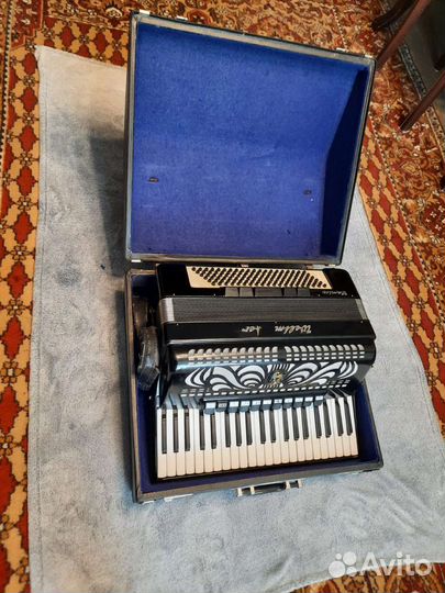 Аккордеон Weltmeister 4/4