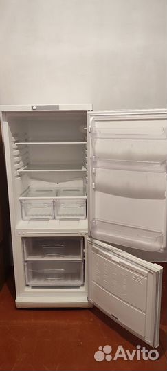 Холодильник Indesit ES15