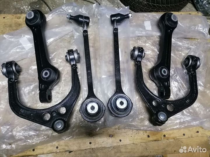 Комплект рычагов перед Dodge Challenger LC