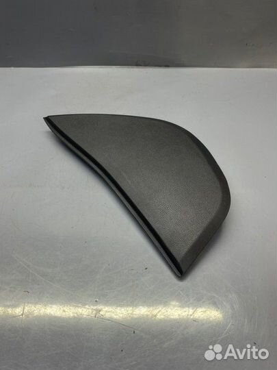 Накладка торпедо передняя правая Hyundai Solaris 1