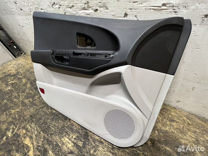 Обшивка двери передней левой Kia Ceed 1 ED 06-12г