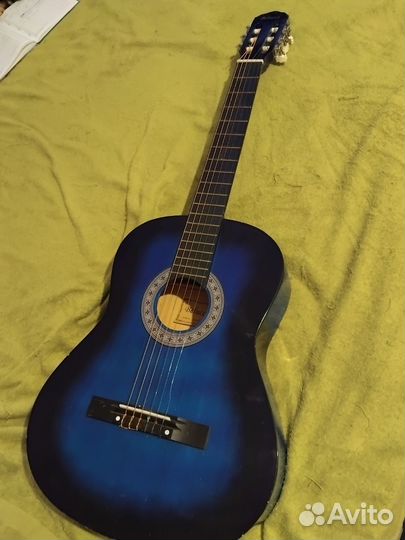Акустическая гитара