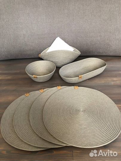 Салфетки (плейсматы) под тарелки