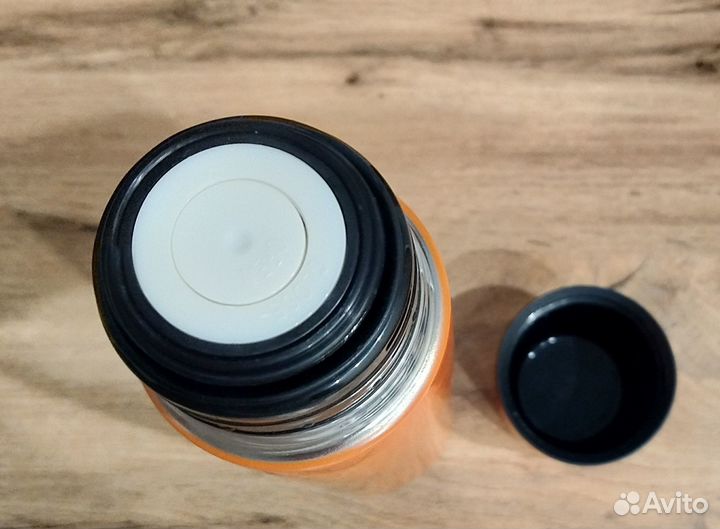 Термос новый 0.5 л, оранжевый