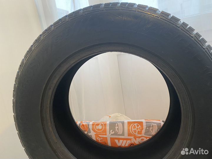 Gislaved Nord Frost 200 SUV 215/65 R16