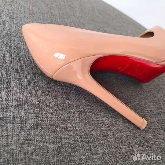 Туфли женские Christian Louboutin