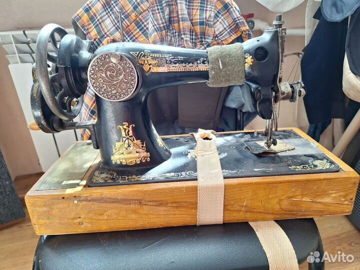 Швейная машинка ручная zinger