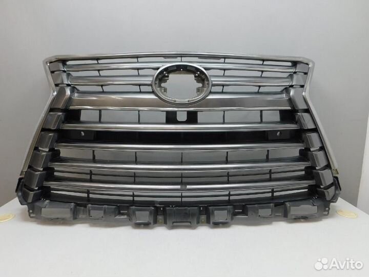 Решетка радиатора Lexus LX570