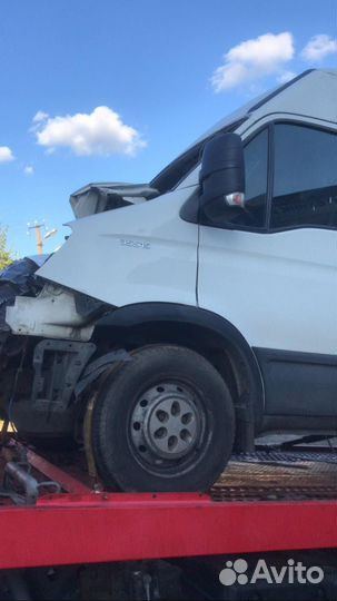 Iveco Daily 3.0 МТ, 2012, битый, 380 000 км