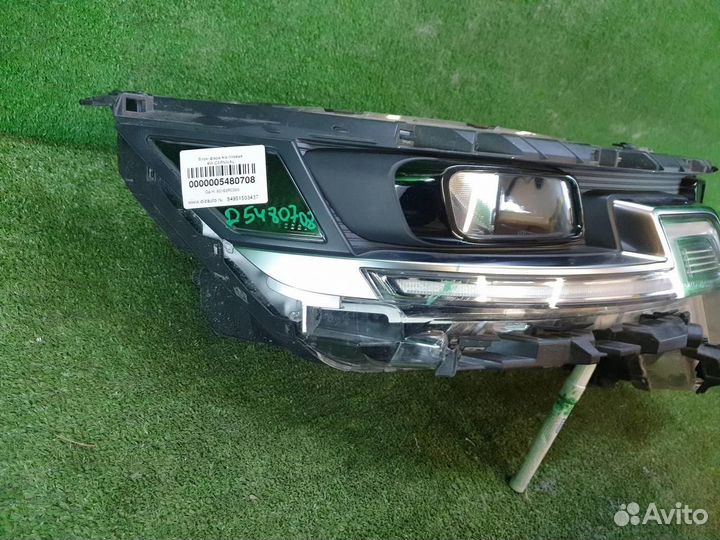 Фара правая Kia Carnival