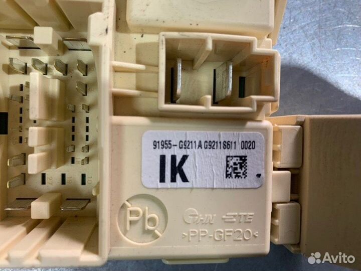 Блок предохранителей задний Genesis G70 седан G4KL