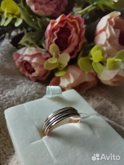 Обручальное кольцо