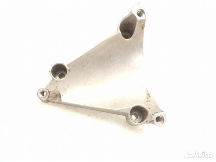 Кронштейн компрессора кондиционера Audi A6 C6 2.4