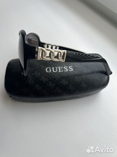 Солнцезащитные очки женские guess