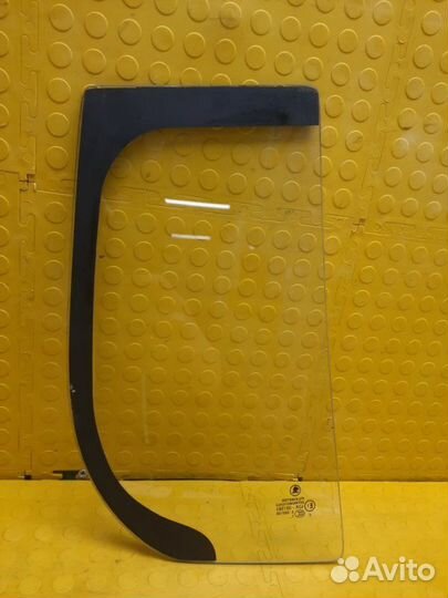 Стекло боковое заднее левое Skoda Fabia 2 2007