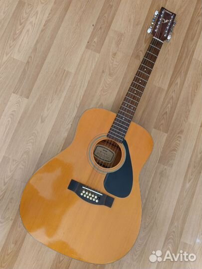 12 струнная гитара Yamaha