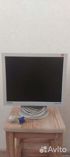 Монитор Samsung