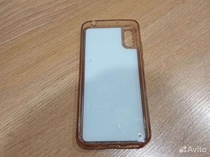 Чехол авокадо блёстки с водой