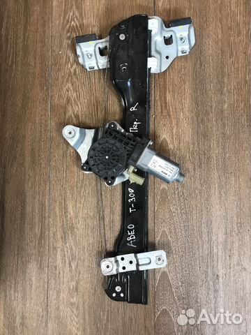 Шевроле Авео Т-300 задний правый стеклоподъемник