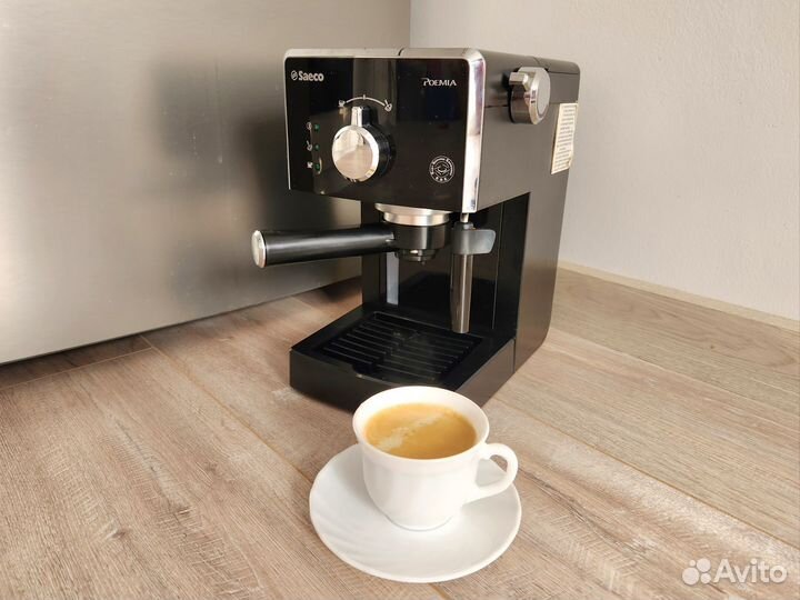 Рожковая кофеварка Saeco Poemia HD8323