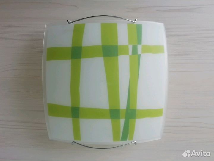 Светильник настенный в туалет или ванну