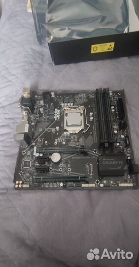 Материнская плата с процессором