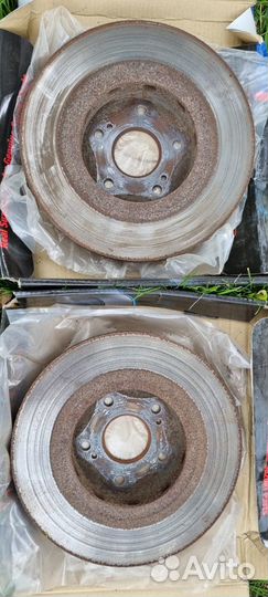 Suzuki 55611-57L01 (2 шт.), диски тормозные задние