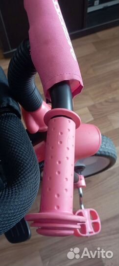 Детский велосипед с ручкой