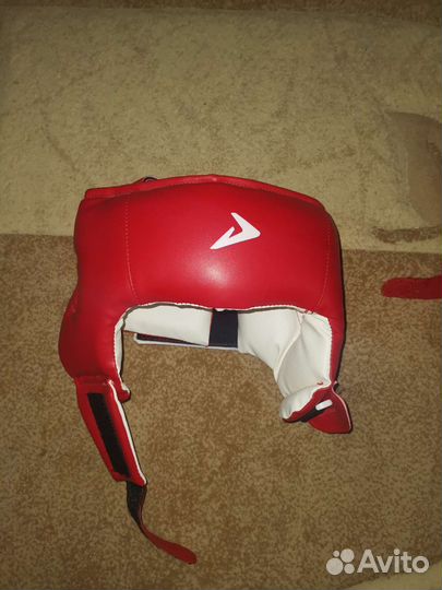 Шлем защитный для единоборств