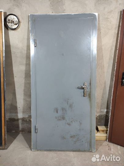 Дверь входная металлическая, 2шт