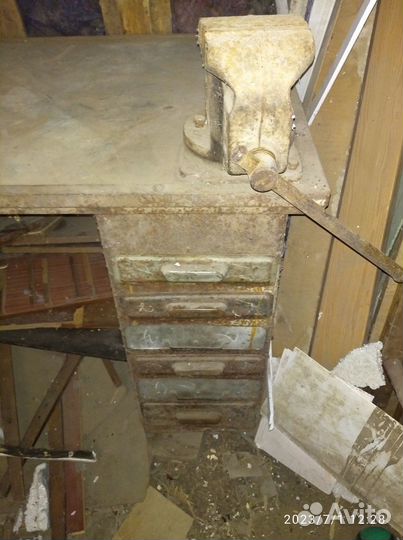 Стол слесарный металлический