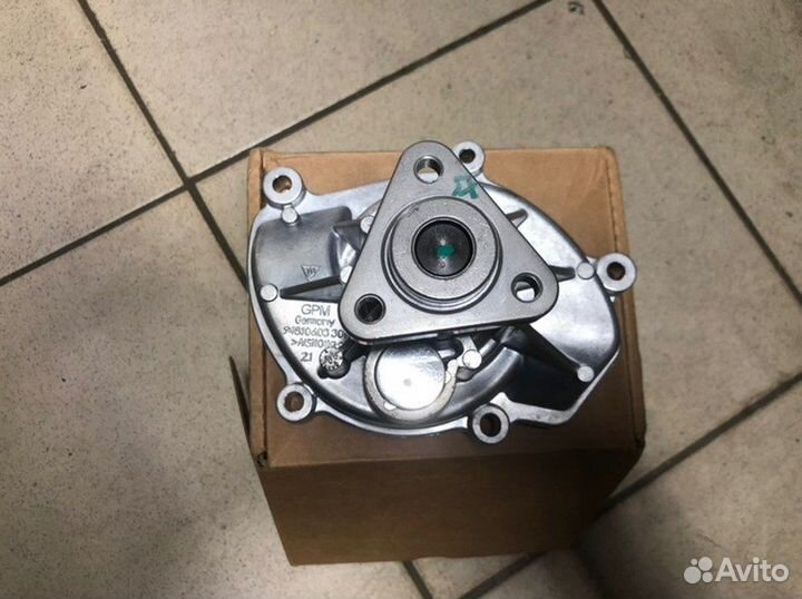 Помпа Porsche 2012