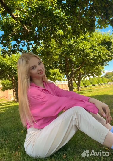 Официантка