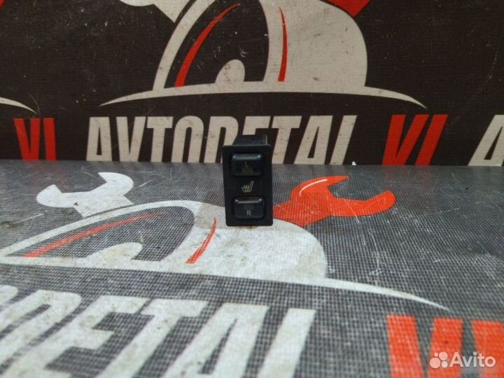 Кнопка обогрева сидений Toyota Corolla