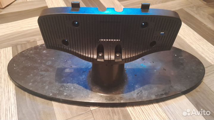 Пульт и подставка на Samsung UE32EH5007K