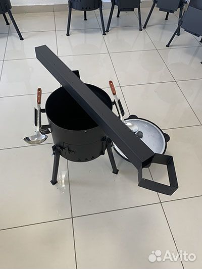 Казан Чугунный с Печкой с трубой 12 л