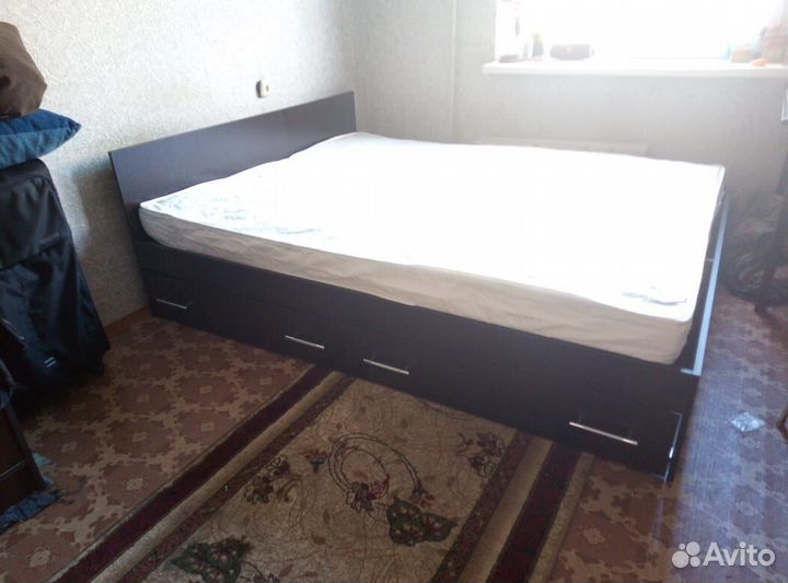 Кровать с матрасом