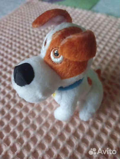 Игрушка маленькая собака