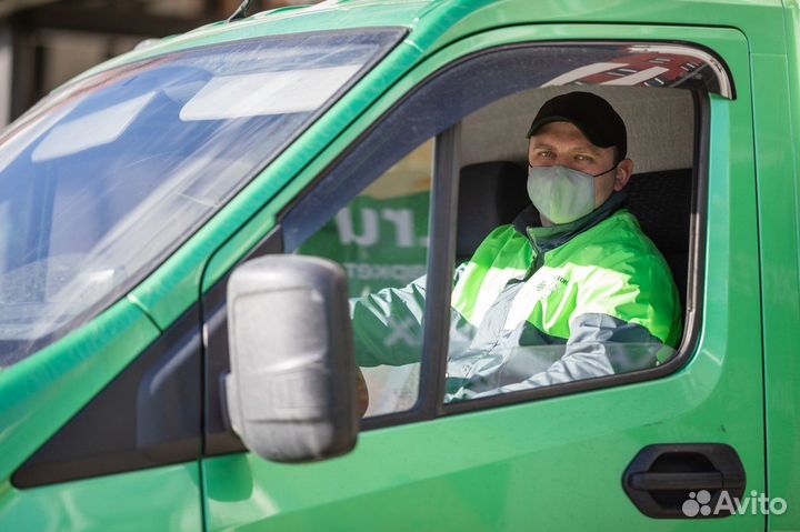 Водитель - экспедитор на служебном авто